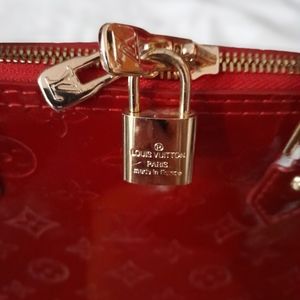 Louis Vuitton Alma Monogram Vernis Leather GM